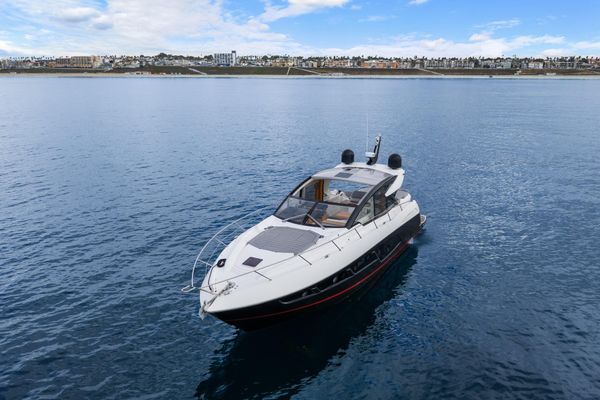 2019 57′ Sunseeker Predator 57