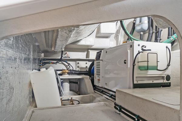 2019 57′ Sunseeker Predator 57