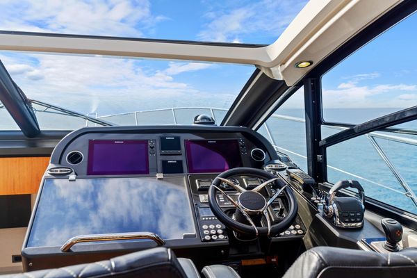 2019 57′ Sunseeker Predator 57