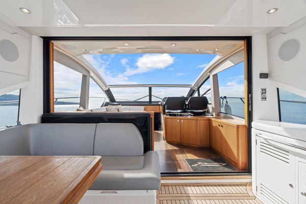 2019 57′ Sunseeker Predator 57