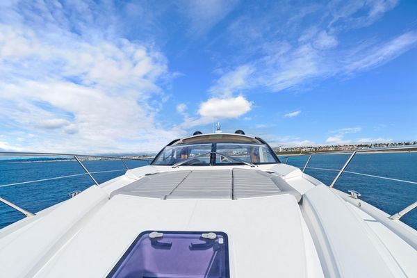 2019 57′ Sunseeker Predator 57