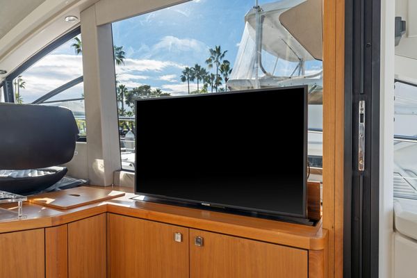 2019 57′ Sunseeker Predator 57