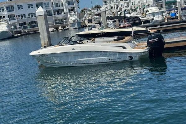 2023 20′ Bayliner VR5 Bowrider OB