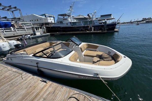 2023 20′ Bayliner VR5 Bowrider OB