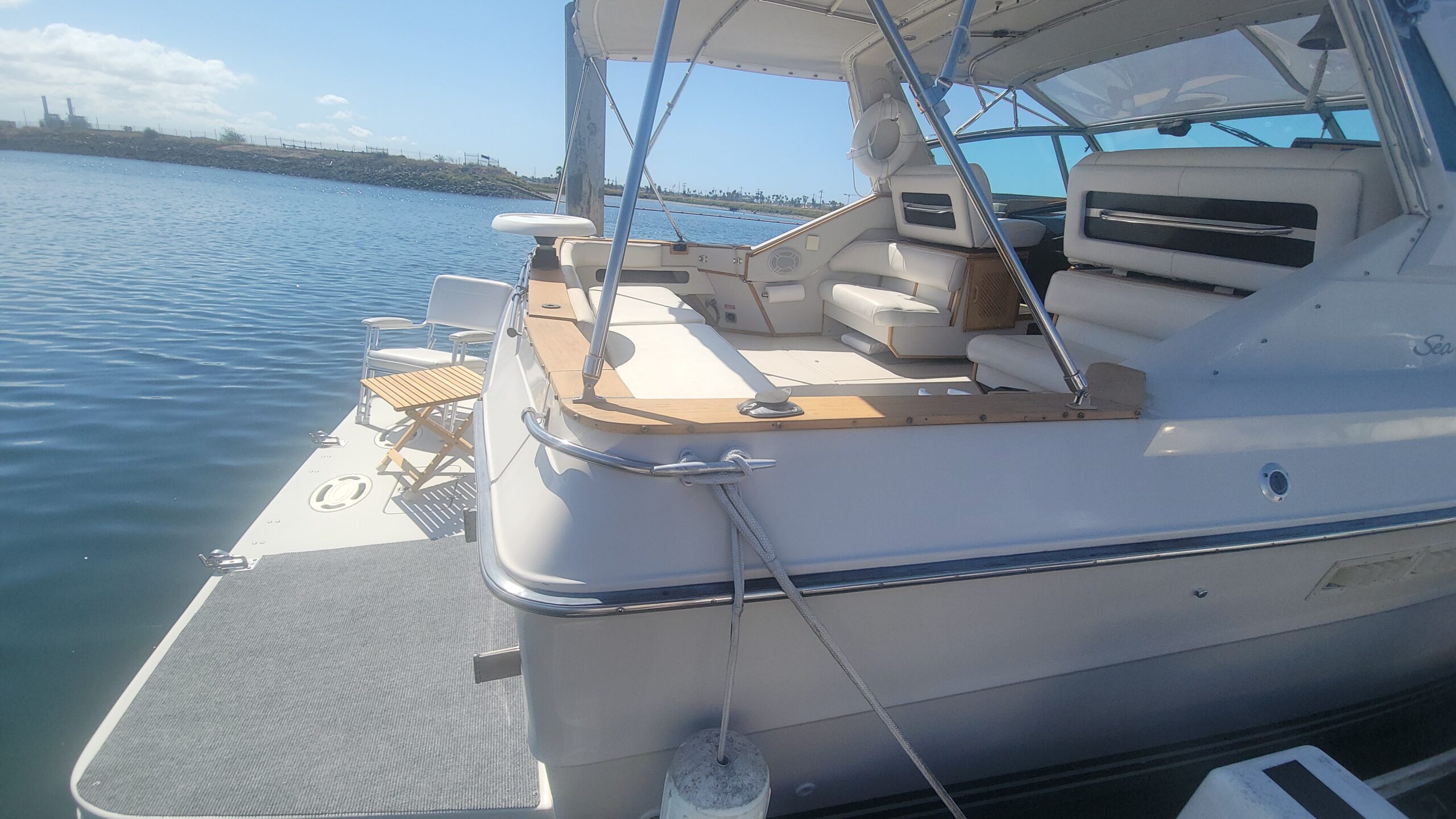1987 39′ Sea Ray 390 Express