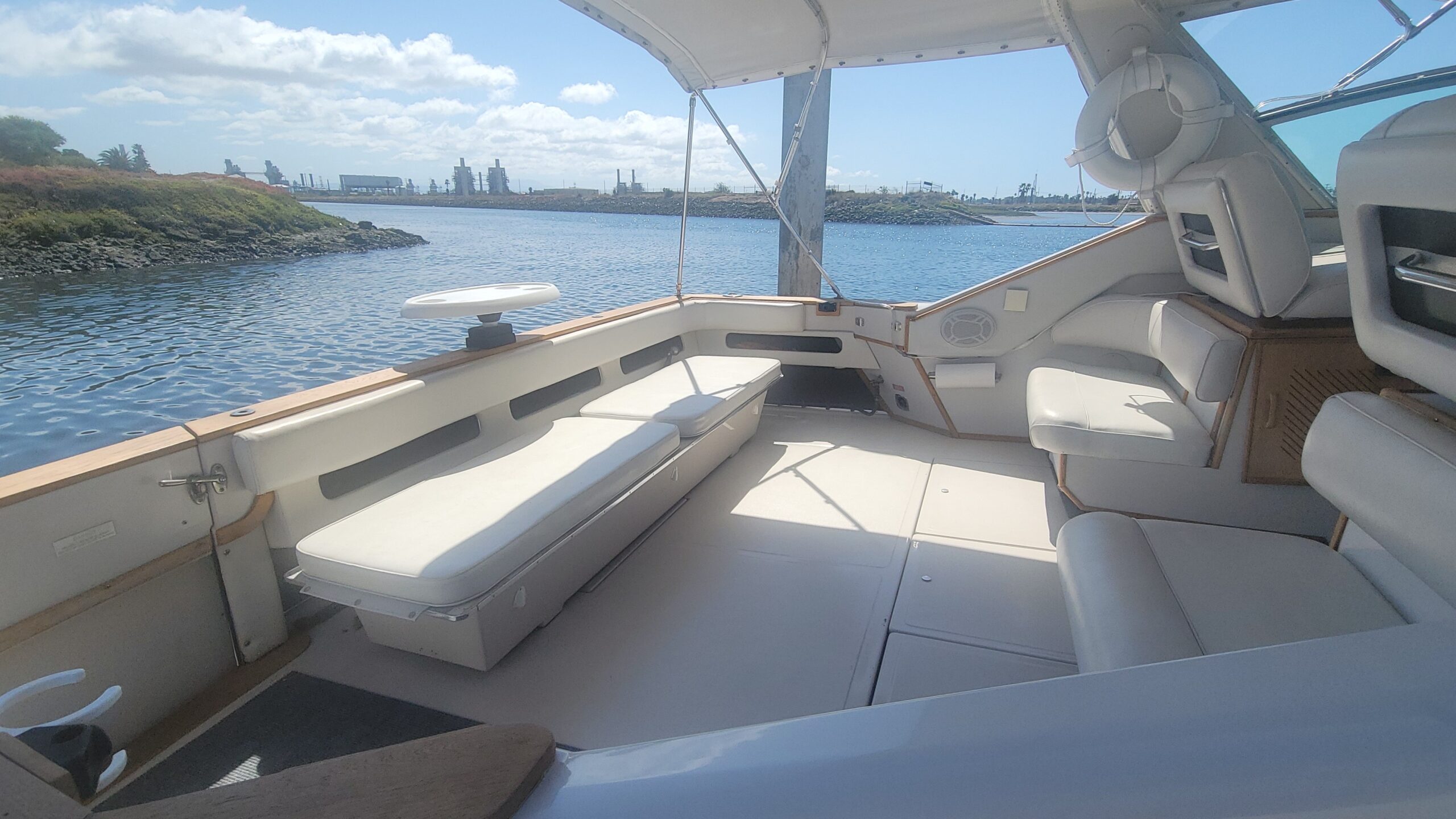 1987 39′ Sea Ray 390 Express