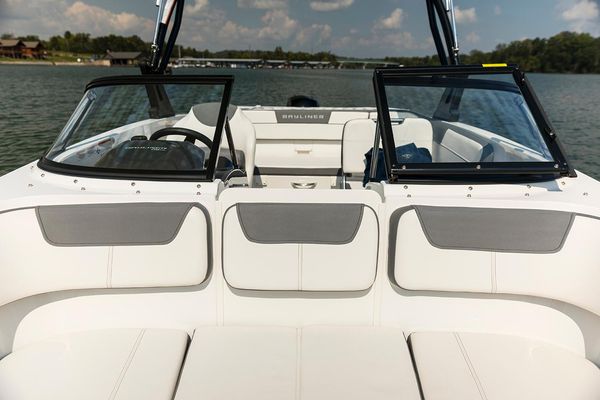 2023 20′ Bayliner VR5 Bowrider OB