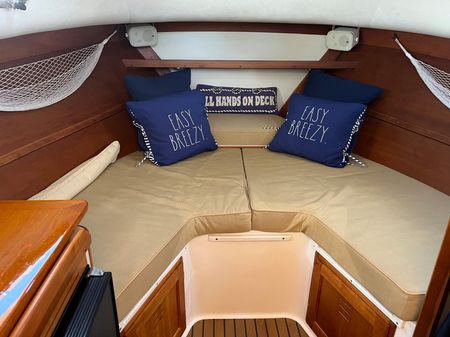2001 28′ Legacy Yachts 28 Express