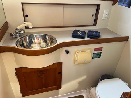2001 28′ Legacy Yachts 28 Express