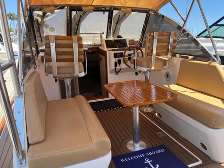 2001 28′ Legacy Yachts 28 Express