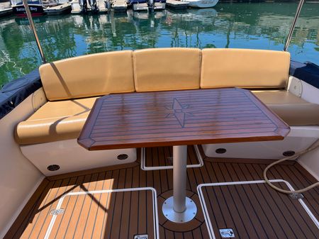 2001 28′ Legacy Yachts 28 Express