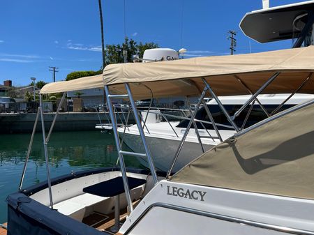 2001 28′ Legacy Yachts 28 Express