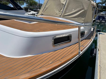 2001 28′ Legacy Yachts 28 Express
