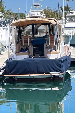 2001 28′ Legacy Yachts 28 Express