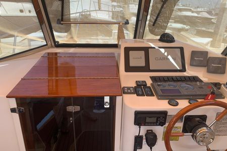 2001 28′ Legacy Yachts 28 Express