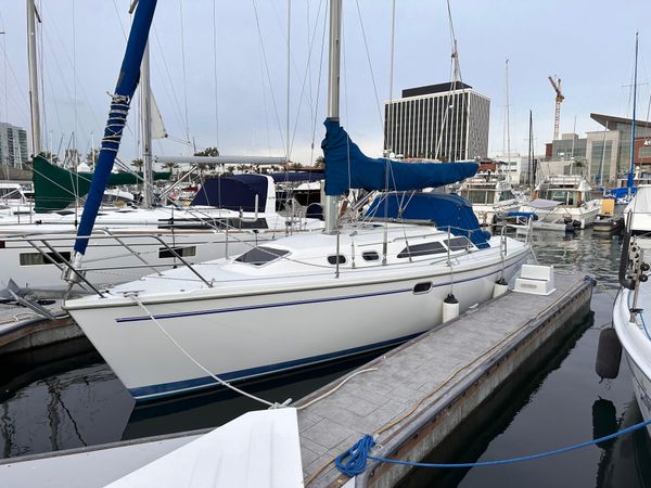 2000 32′ Catalina 320