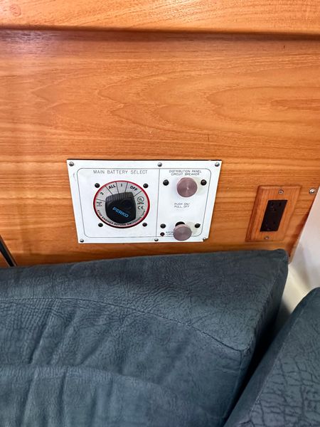 2000 32′ Catalina 320