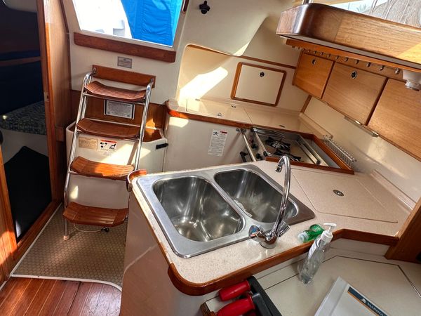 2000 32′ Catalina 320