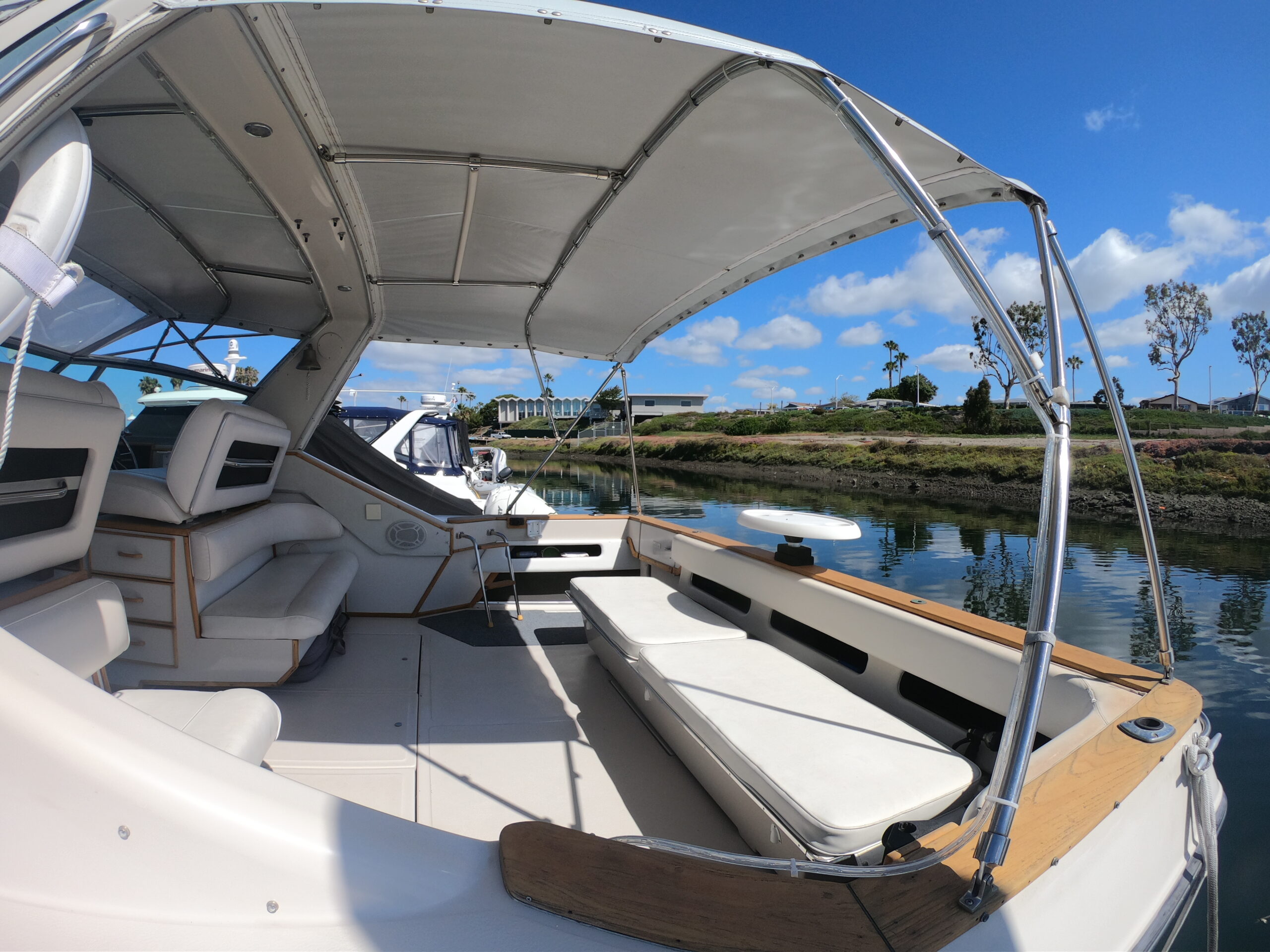 1987 39′ Sea Ray 390 Express