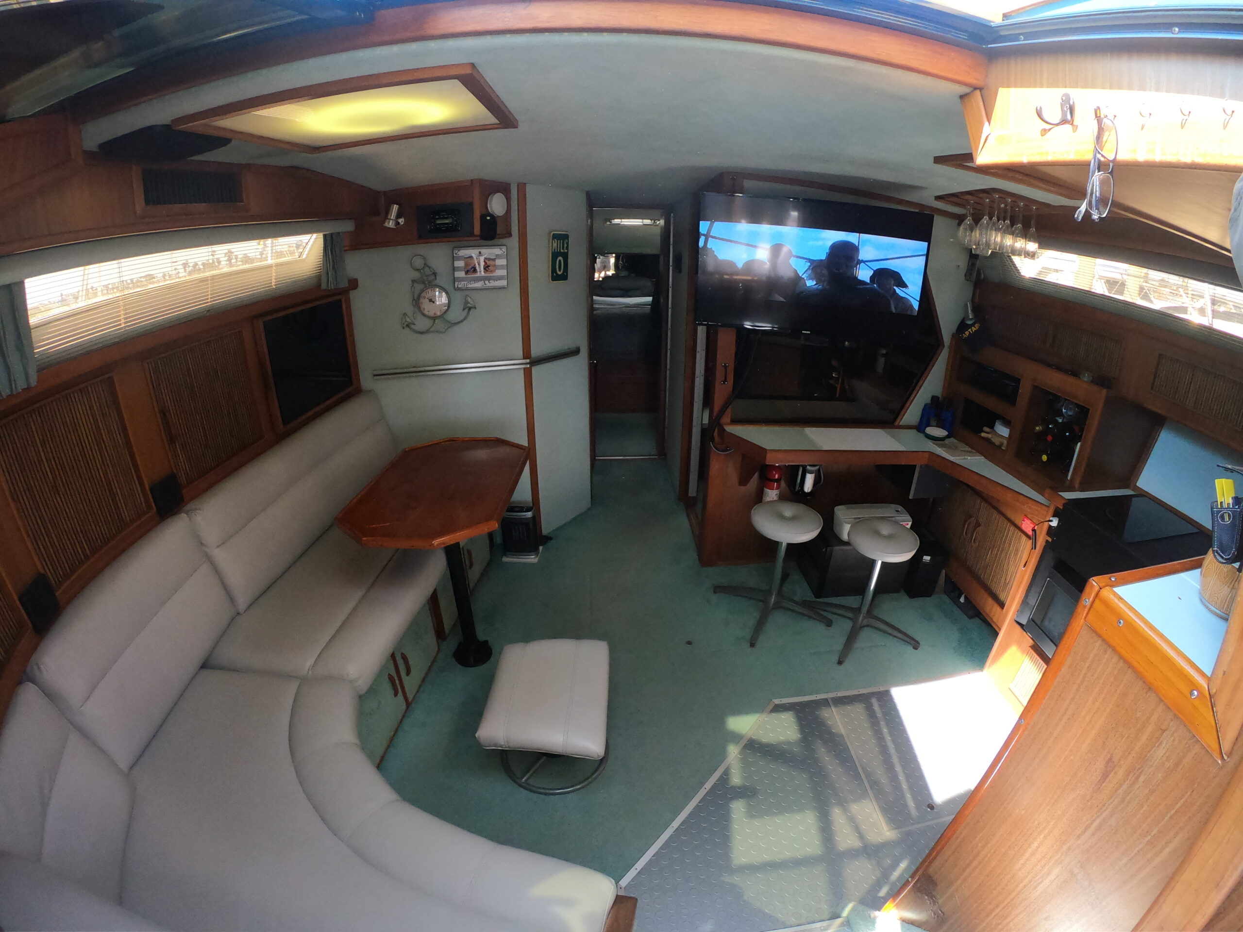 1987 39′ Sea Ray 390 Express