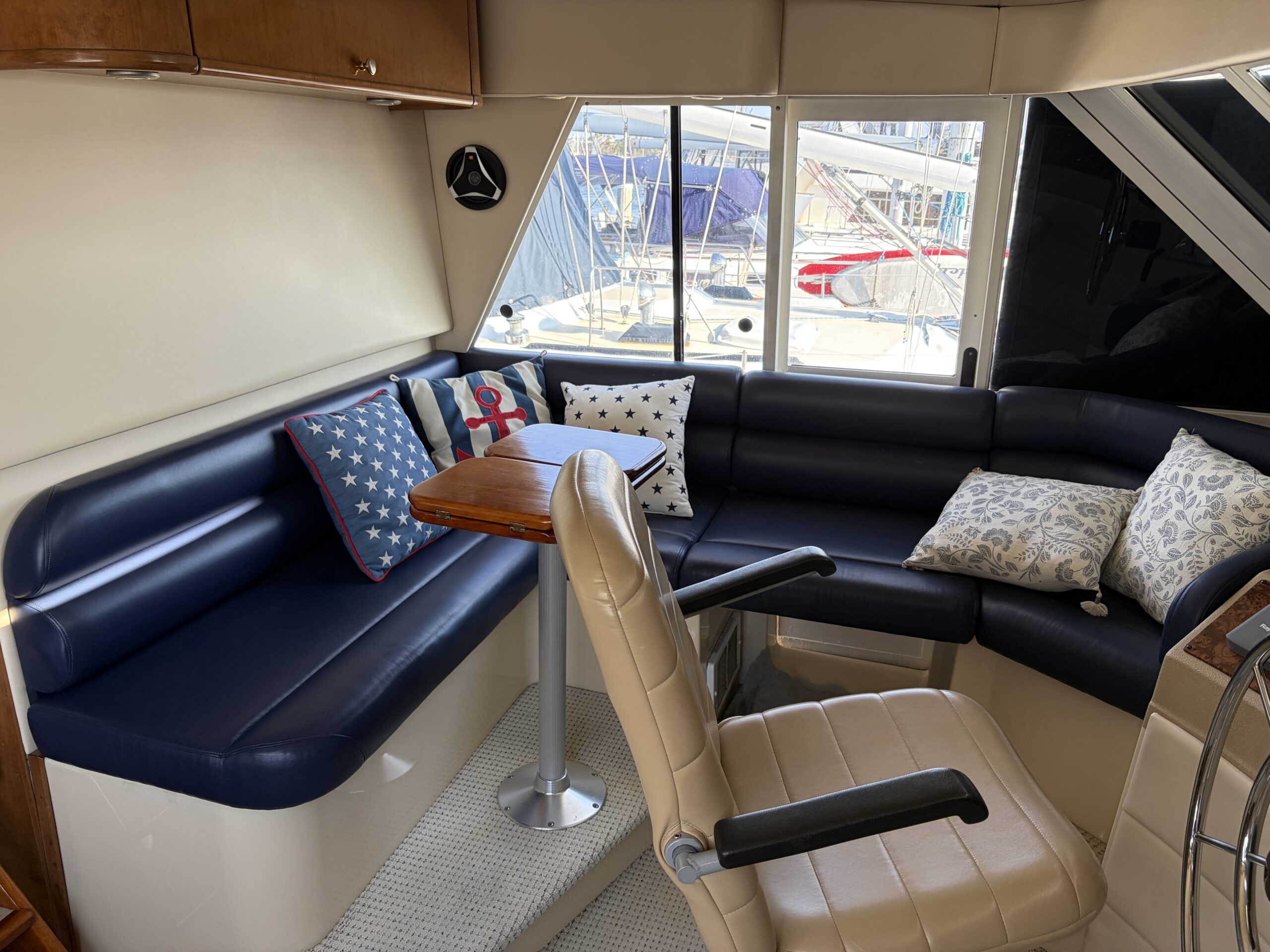 2005 49′ Meridian Pilothouse