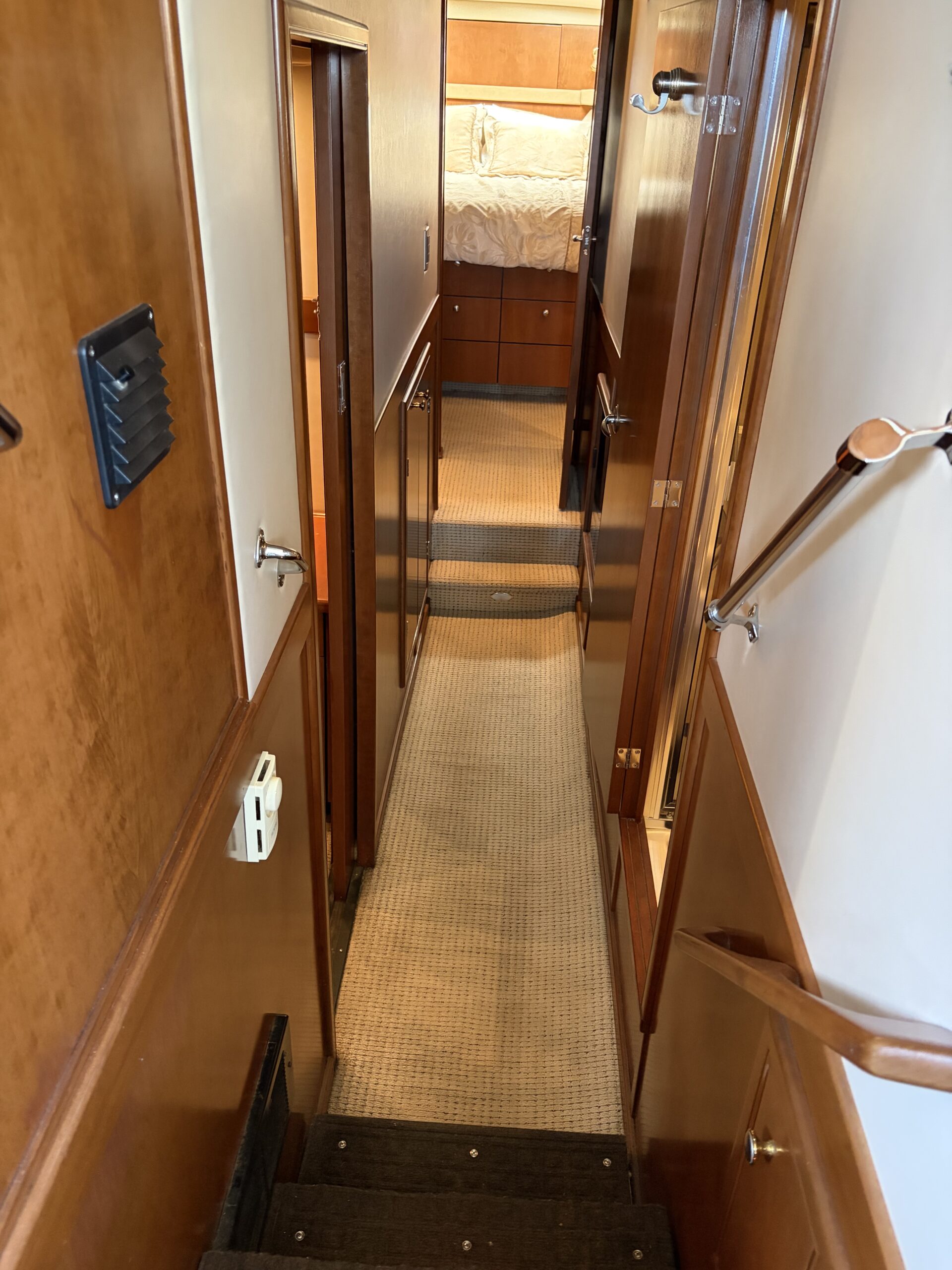 2005 49′ Meridian Pilothouse