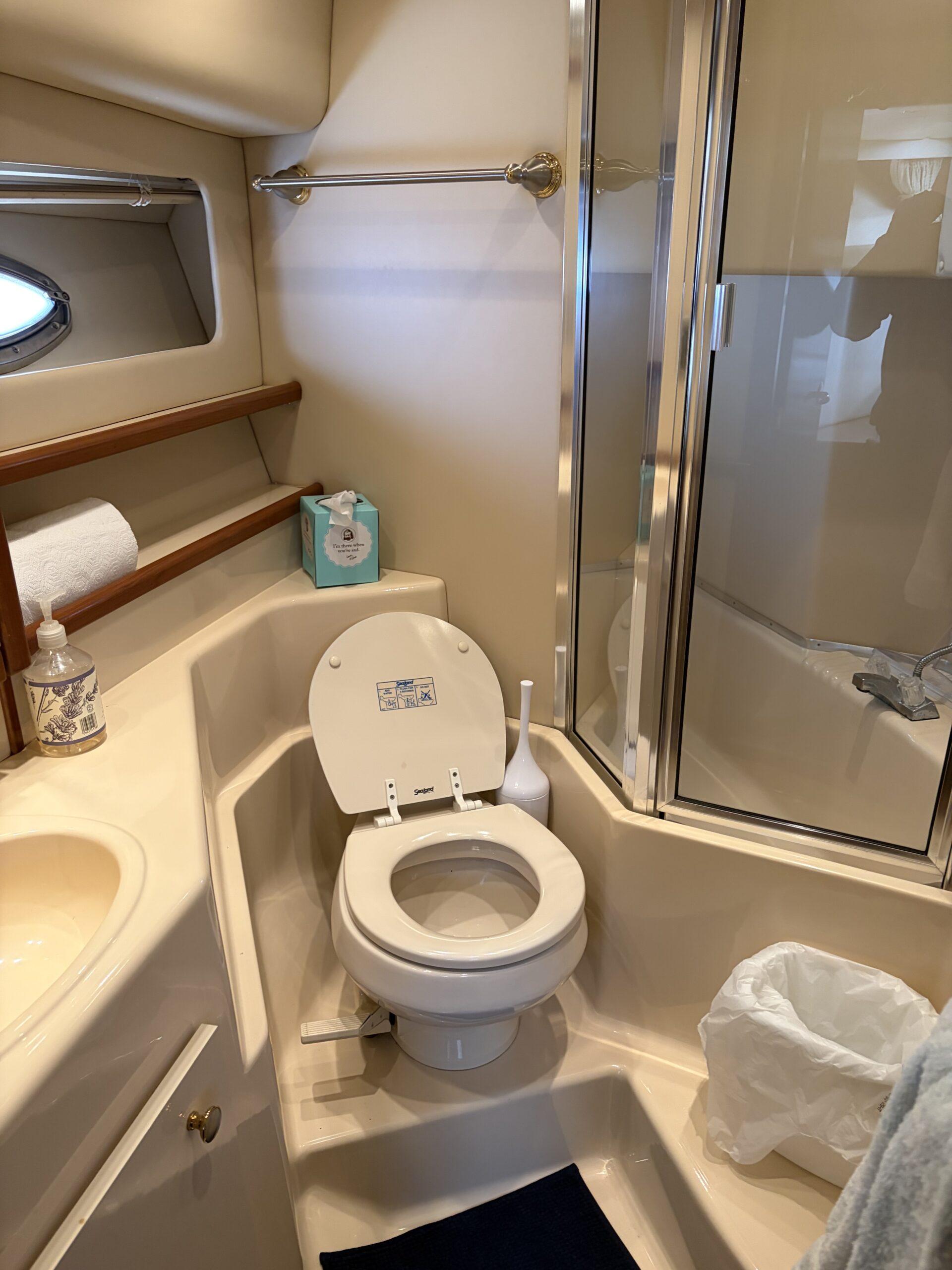 2005 49′ Meridian Pilothouse