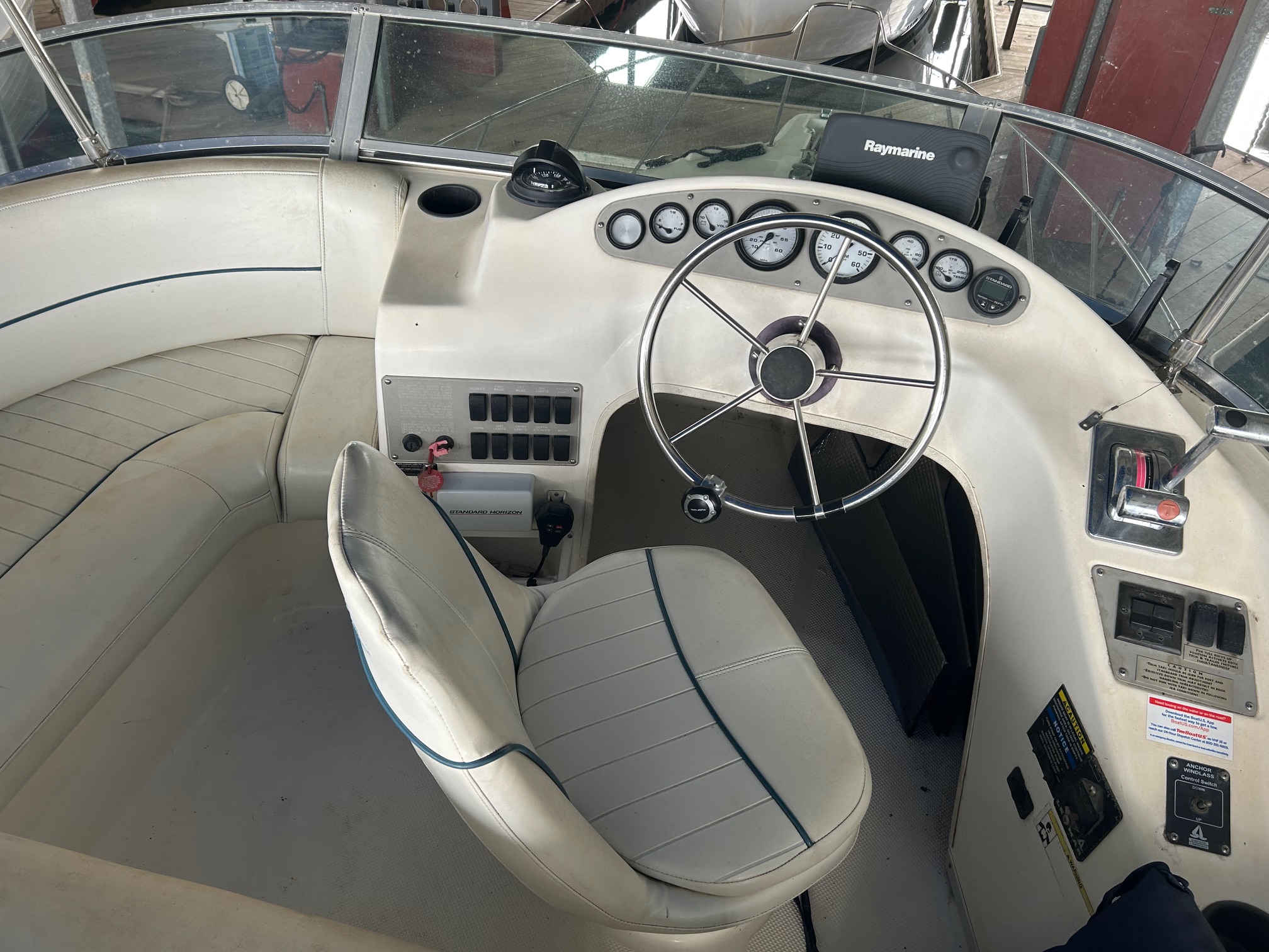 2001 Bayliner 28′ 2858