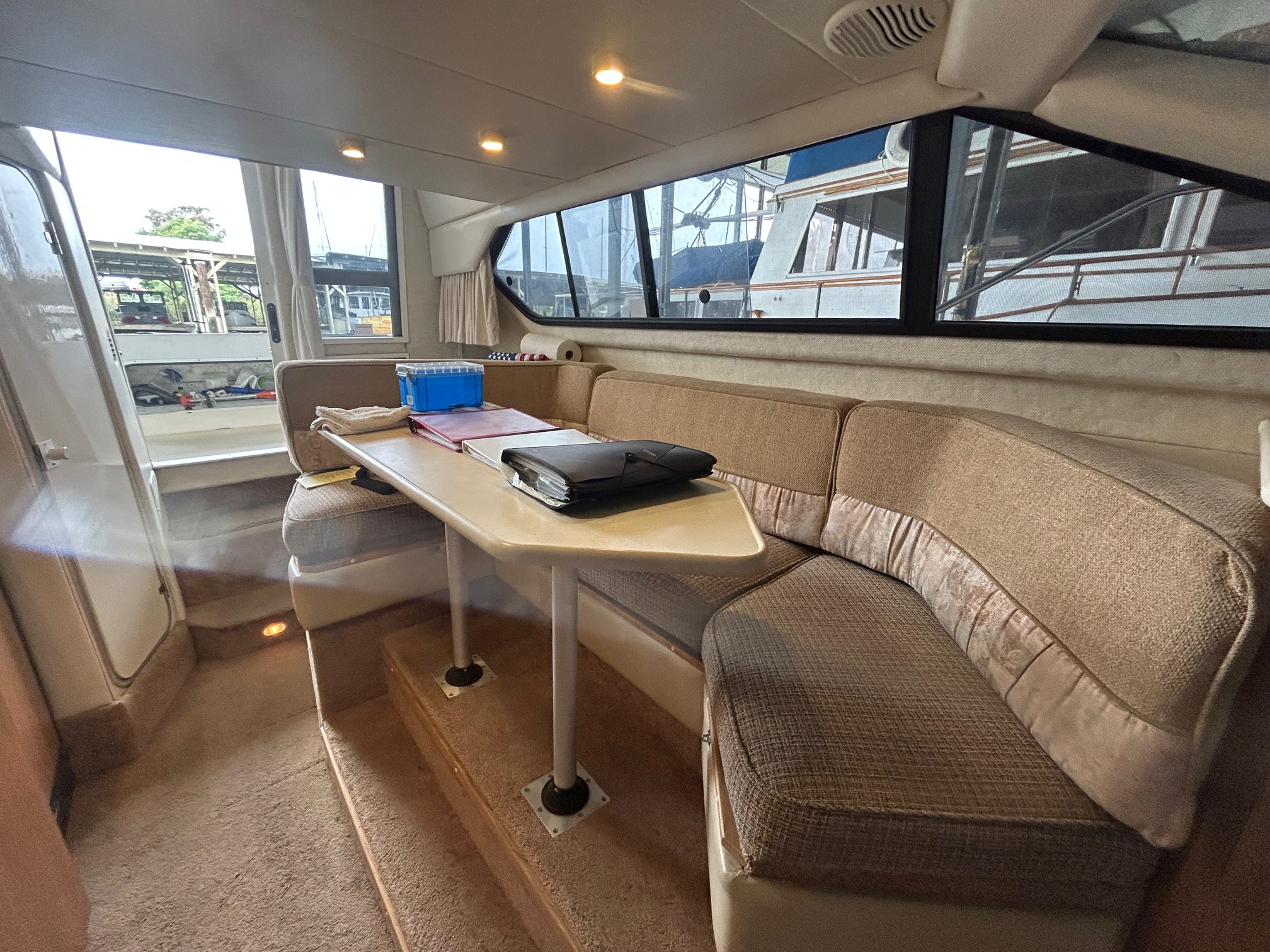2001 Bayliner 28′ 2858