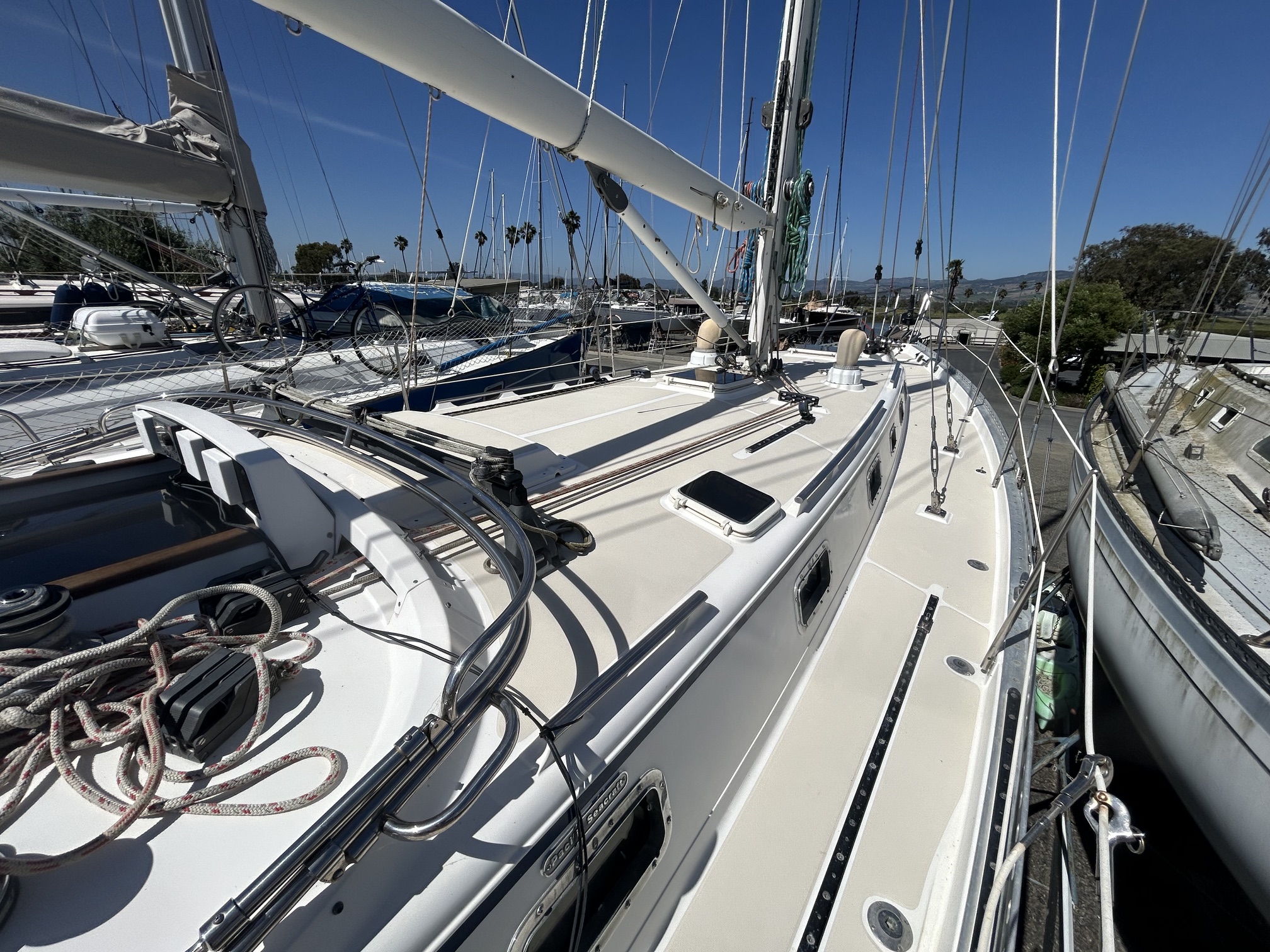 2002 40′ Pacific Seacraft Cutter