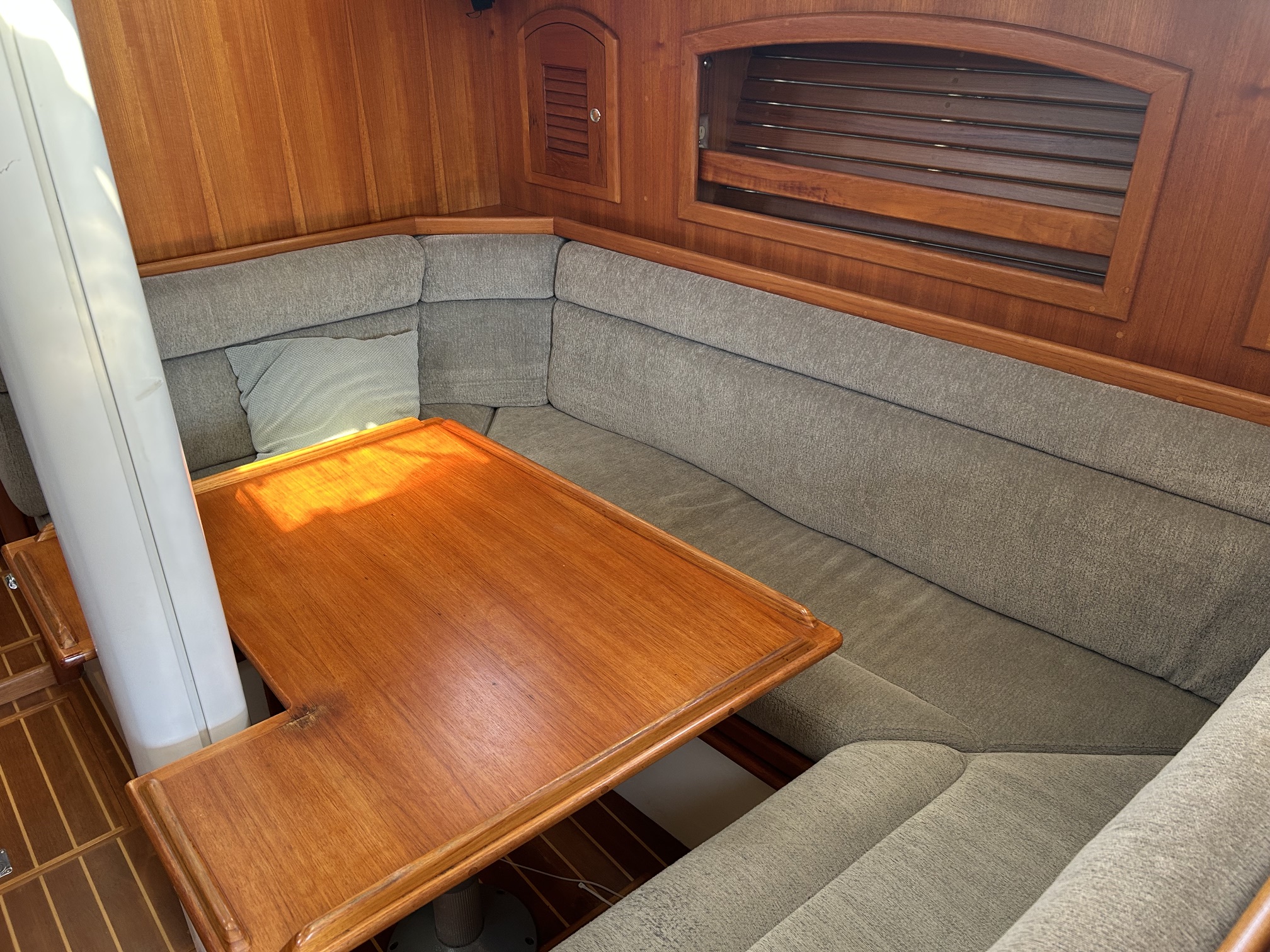 2002 40′ Pacific Seacraft Cutter