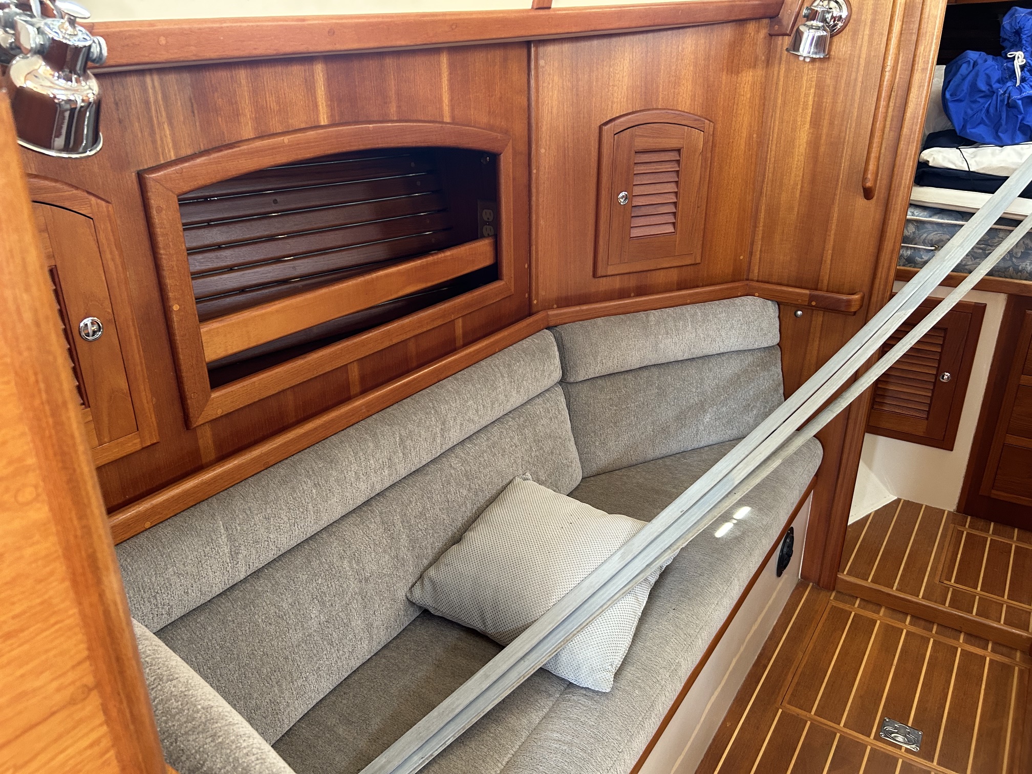 2002 40′ Pacific Seacraft Cutter