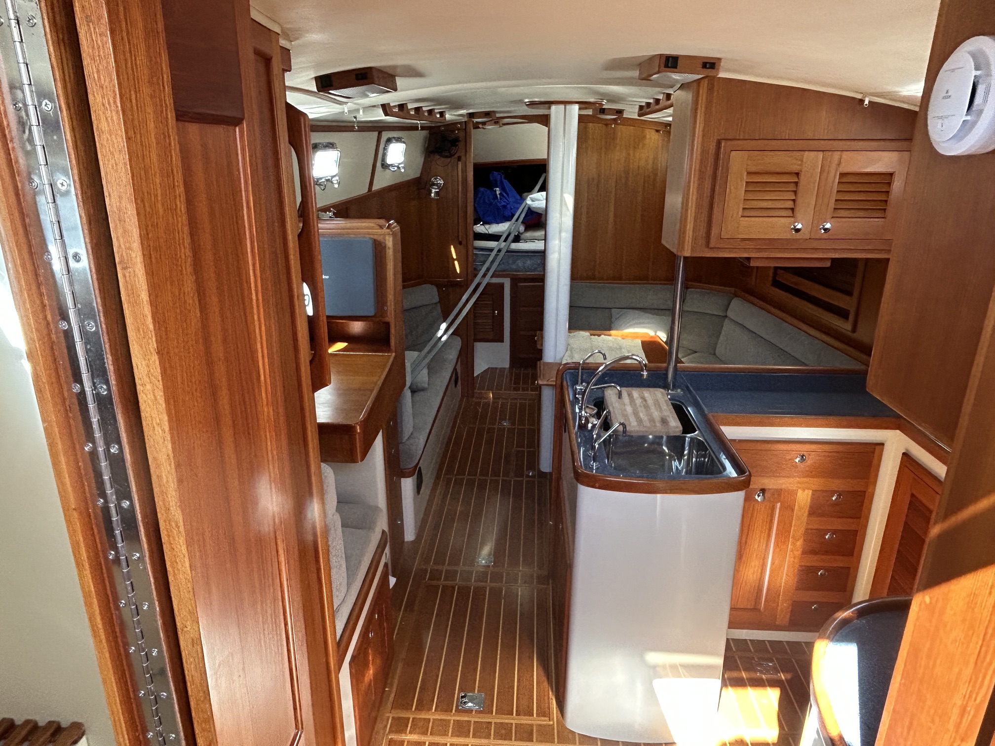 2002 40′ Pacific Seacraft Cutter