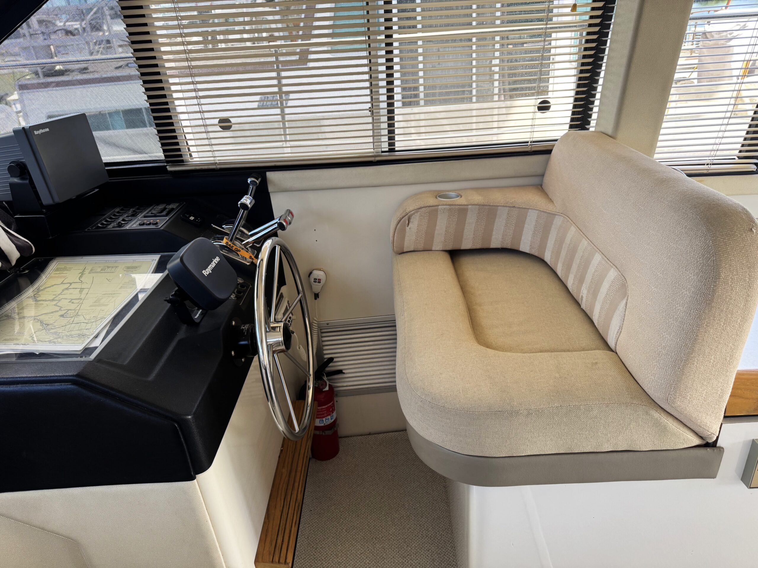 1994 43′ Bayliner 4388