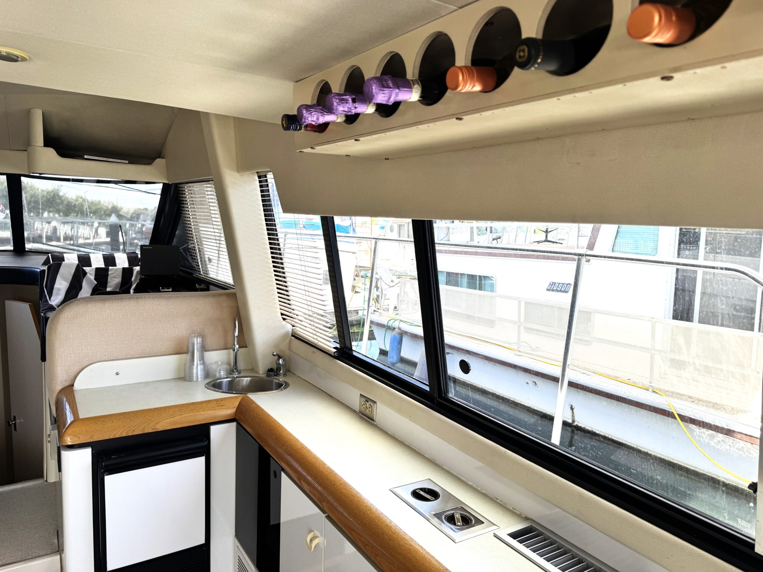 1994 43′ Bayliner 4388