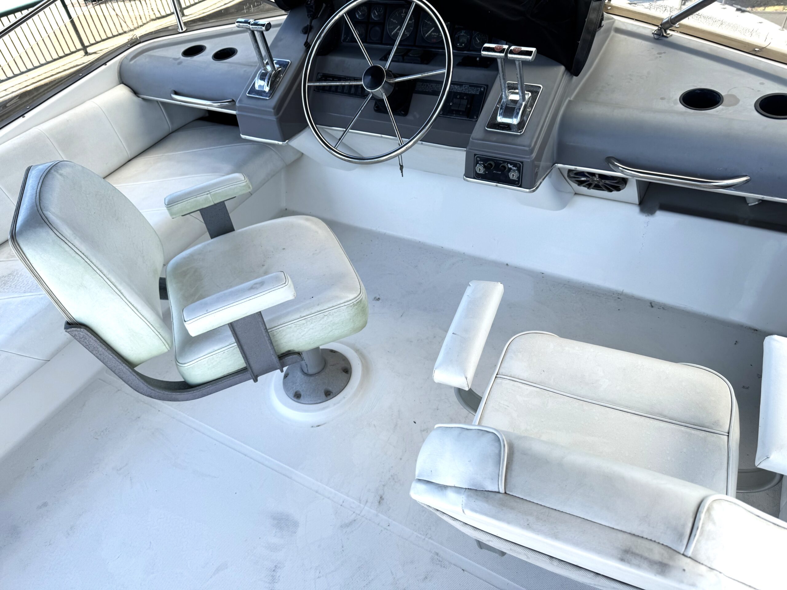 1994 43′ Bayliner 4388