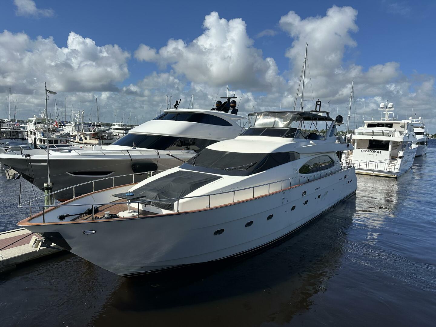1999 85′ Azimut 85 Ultimate