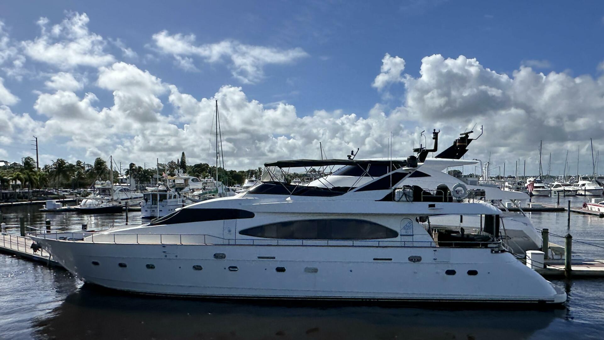 1999 85′ Azimut 85 Ultimate