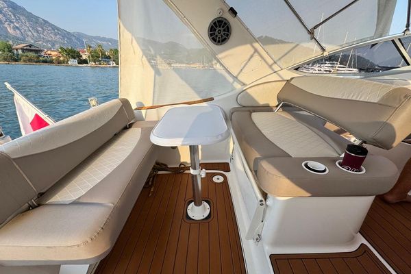 2001 28′ Bayliner 2858 Ciera