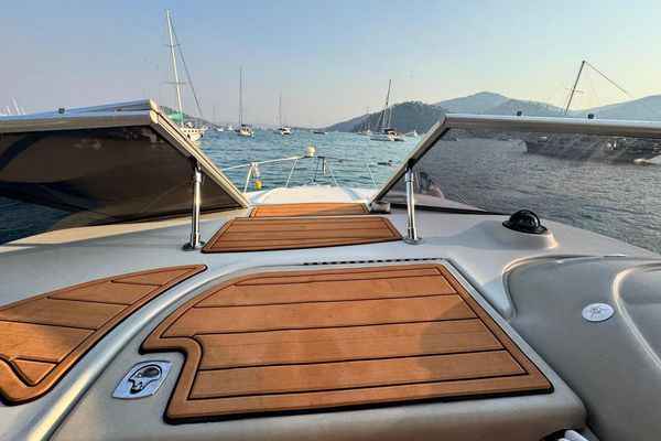 2001 28′ Bayliner 2858 Ciera