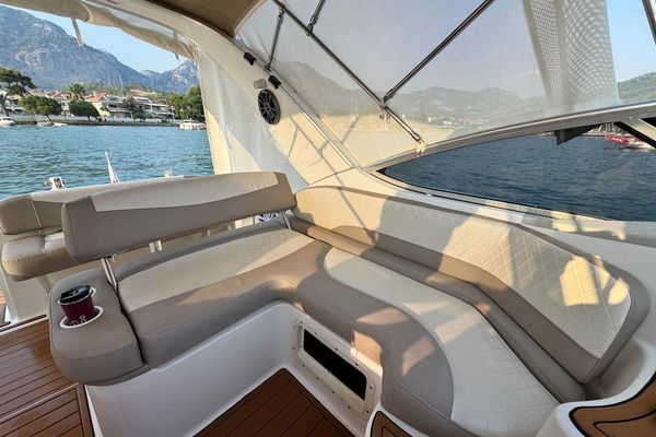 2001 28′ Bayliner 2858 Ciera