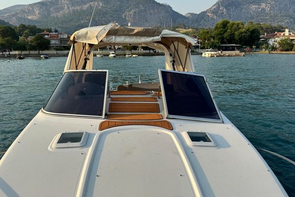 2001 28′ Bayliner 2858 Ciera