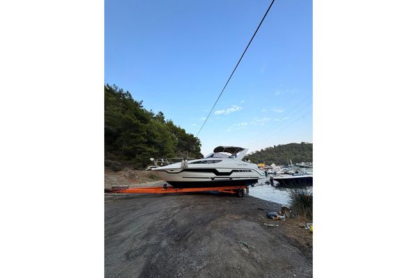 2001 28′ Bayliner 2858 Ciera