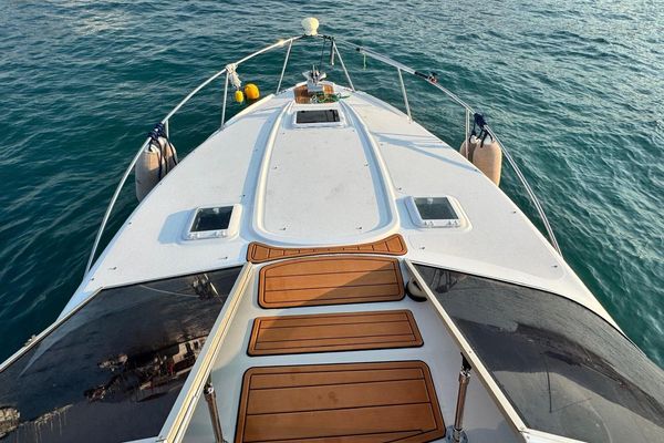 2001 28′ Bayliner 2858 Ciera