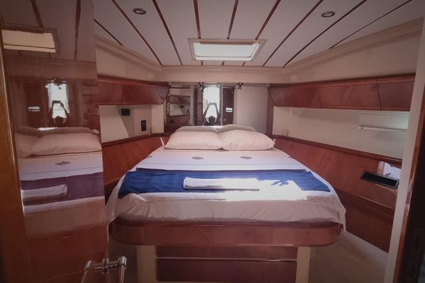 2001 57′ Ferretti Yachts 57 Motor Yacht