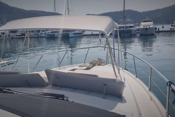 2001 57′ Ferretti Yachts 57 Motor Yacht