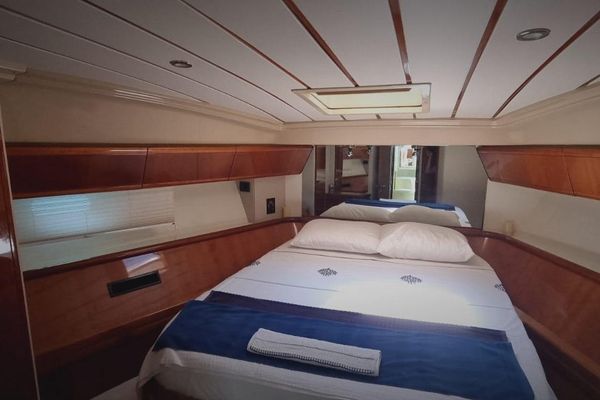 2001 57′ Ferretti Yachts 57 Motor Yacht