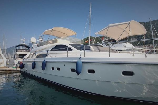 2001 57′ Ferretti Yachts 57 Motor Yacht