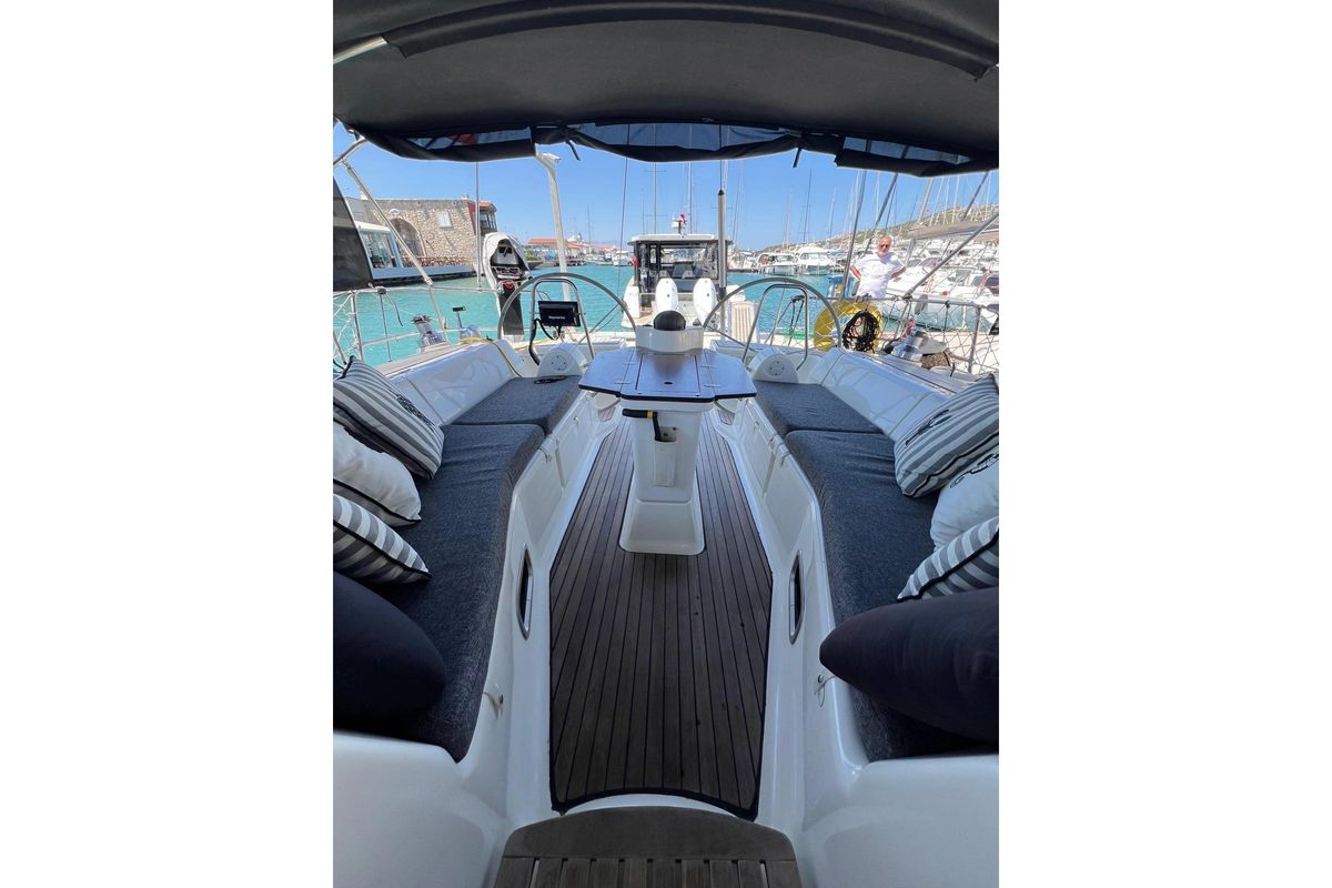 2007 44′ Bavaria Vision 44