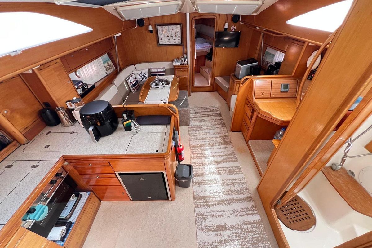 2007 44′ Bavaria Vision 44